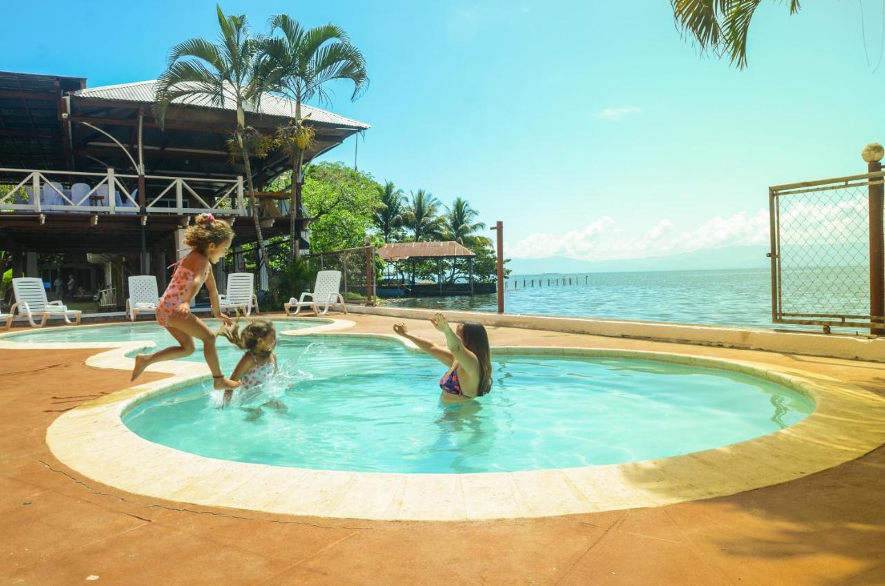 Chalet Castillo El Estor エクステリア 写真