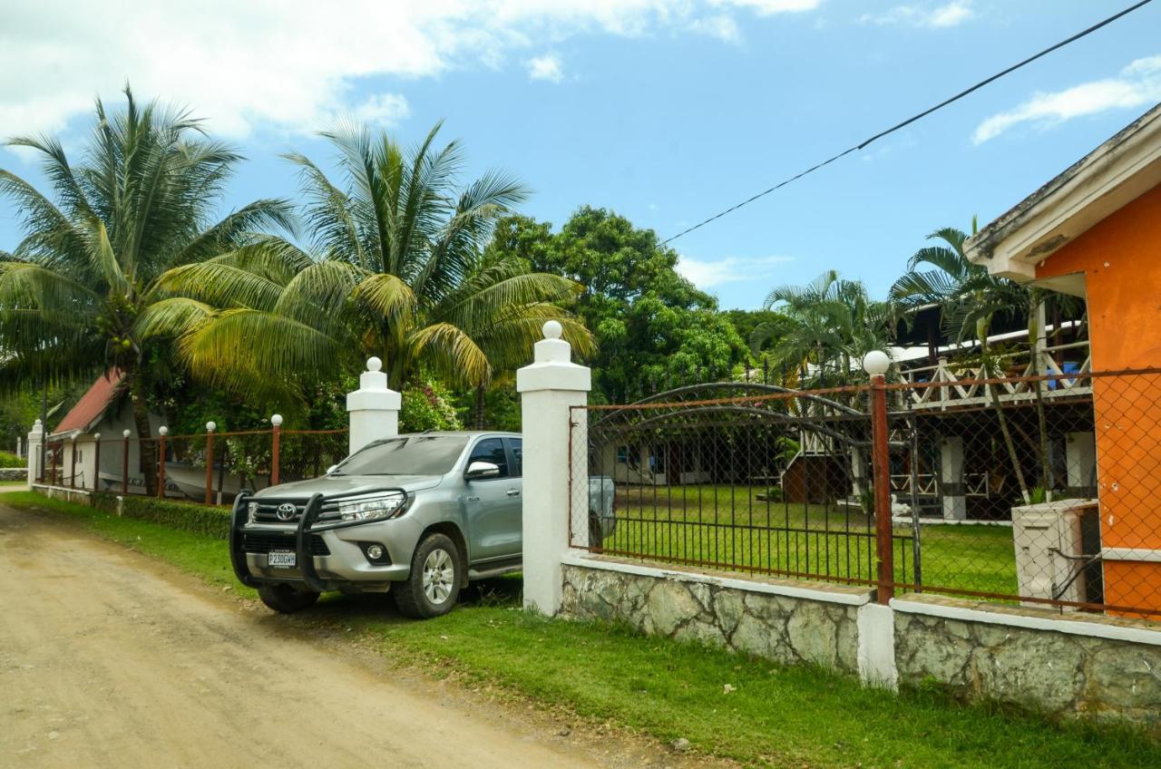 Chalet Castillo El Estor エクステリア 写真