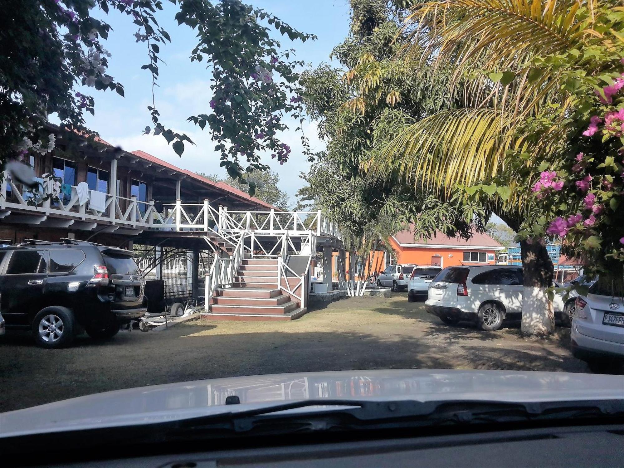 Chalet Castillo El Estor エクステリア 写真